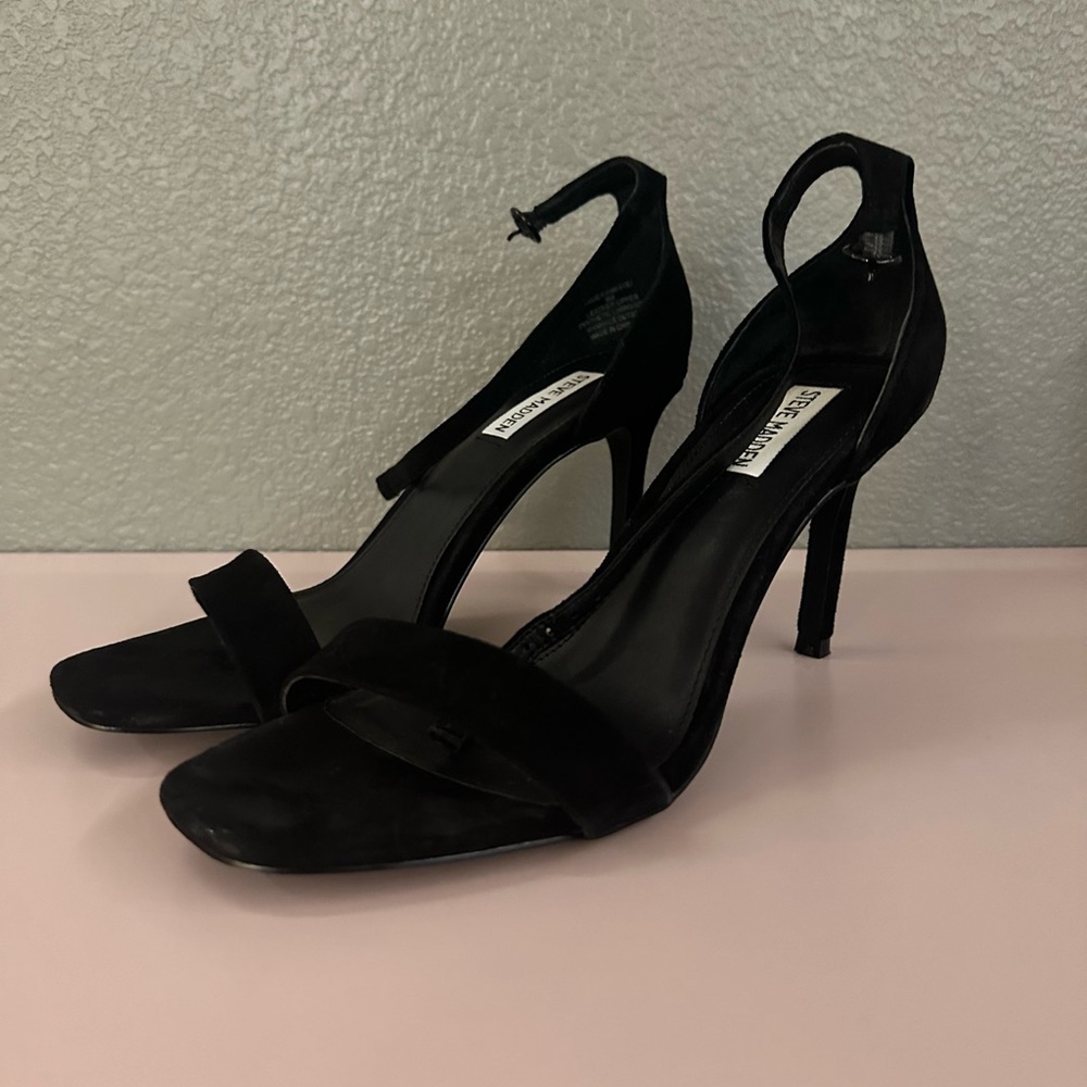 Steve Madden Fame Black Suede Pumps size 8